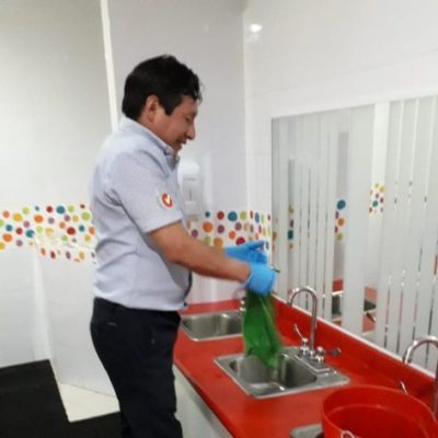 Limpieza de preescolar en Panamá
