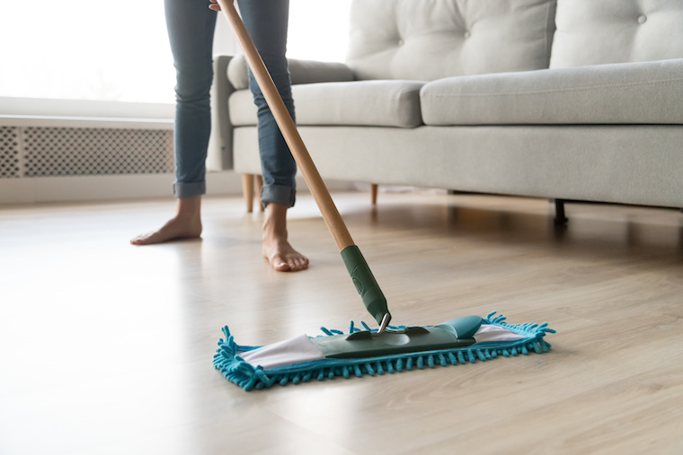 ¿Cómo Quitar La Grasa Pegada En El Piso? | how to remove grease stuck to the floor?