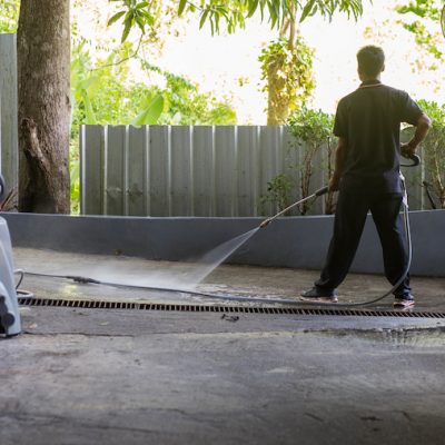 limpieza de pisos de estacionamientos con hidrolavadora en Panamá | Cleaning of parking lot floors with pressure washer in Panama